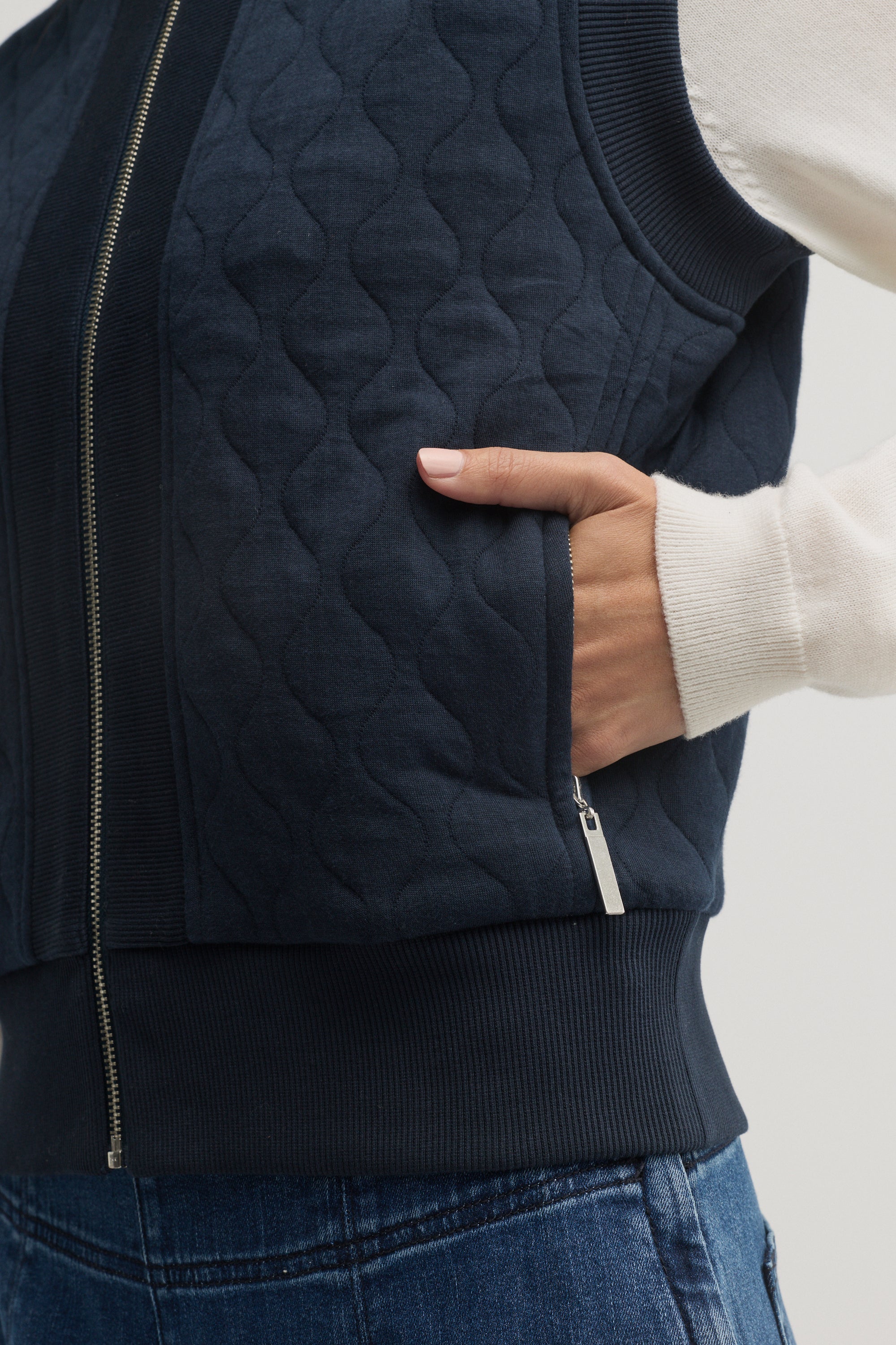 Nila Knit Vest