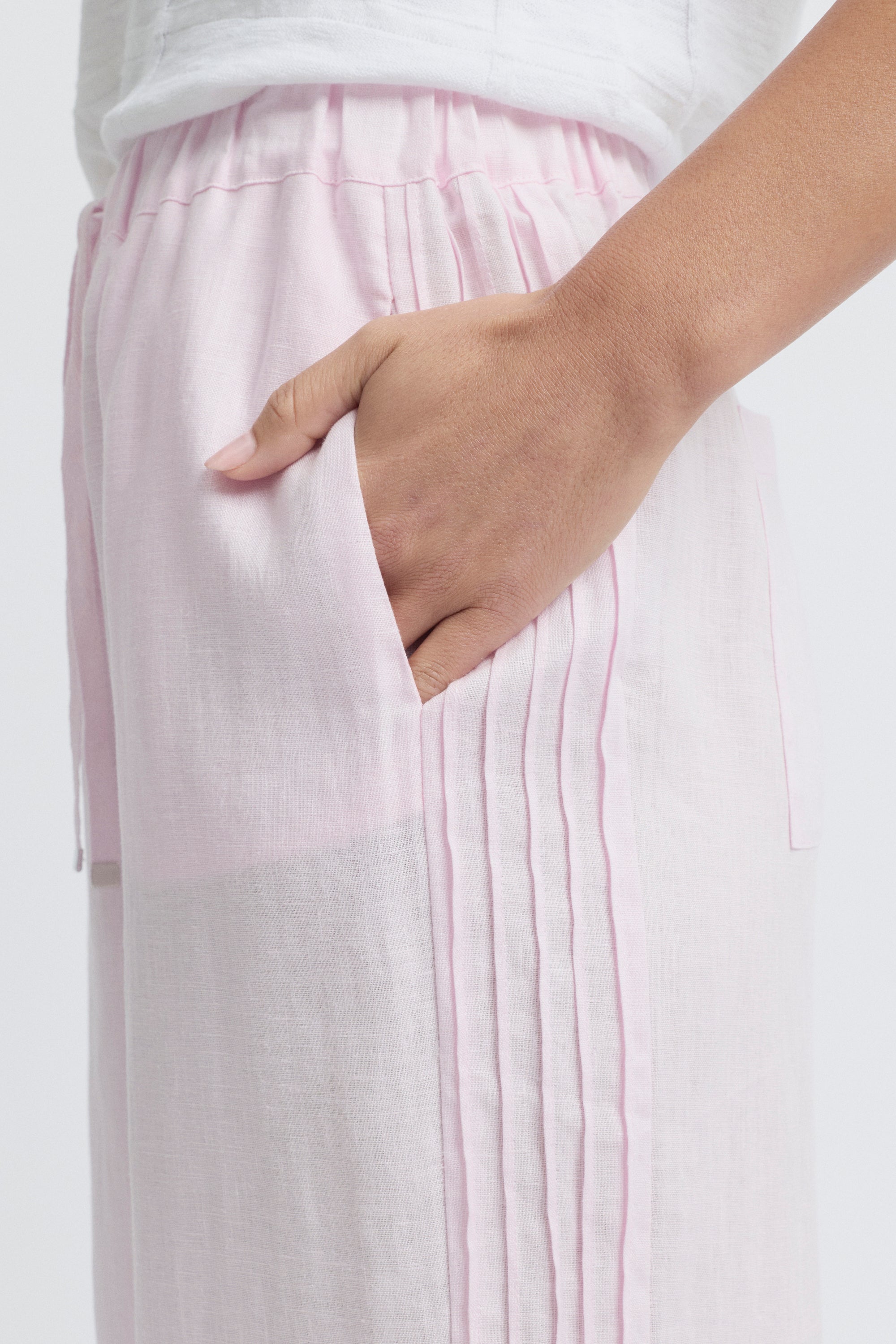 Tirari Pintuck Pant